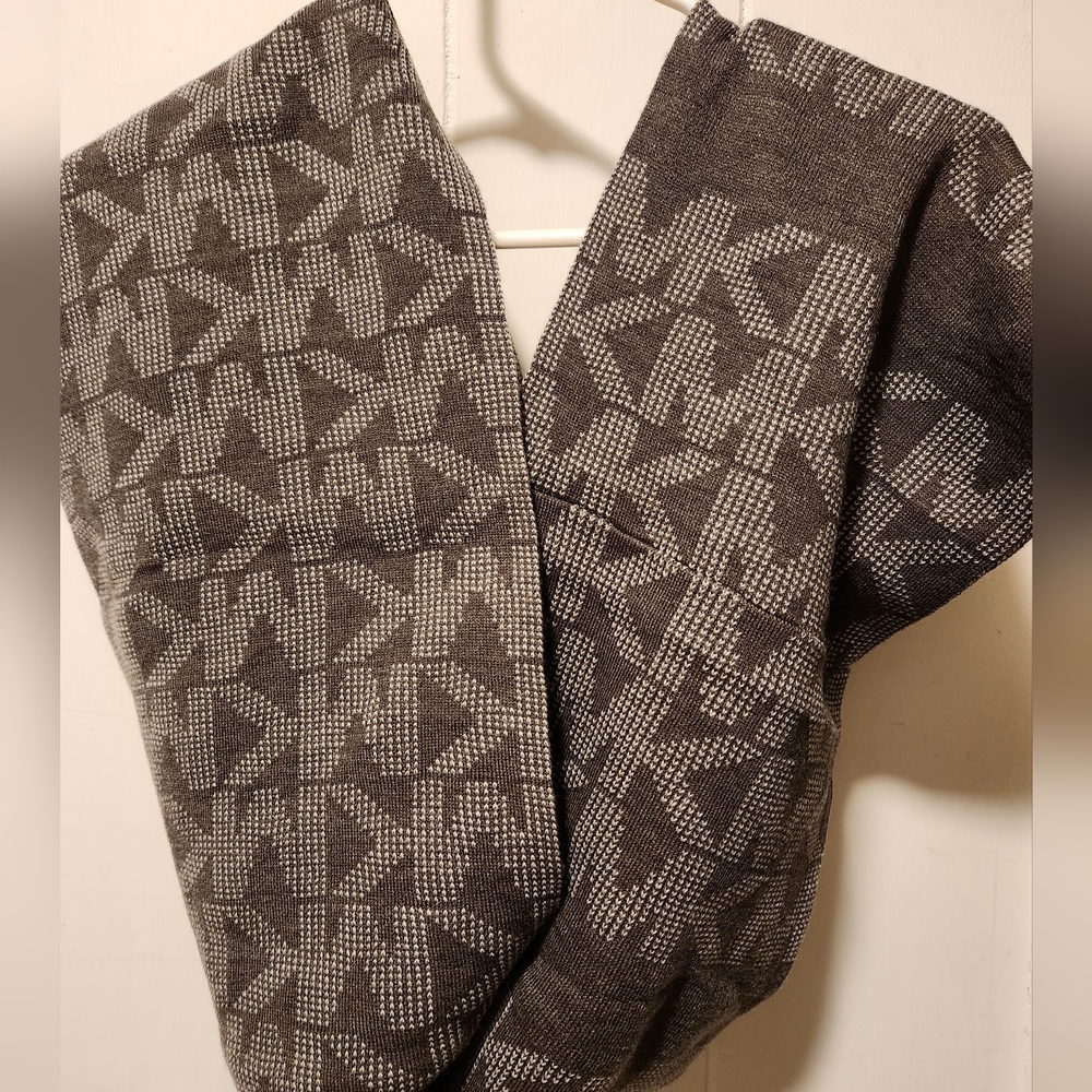 MK Infinity Scarf, Black/Gray - Pre-owned